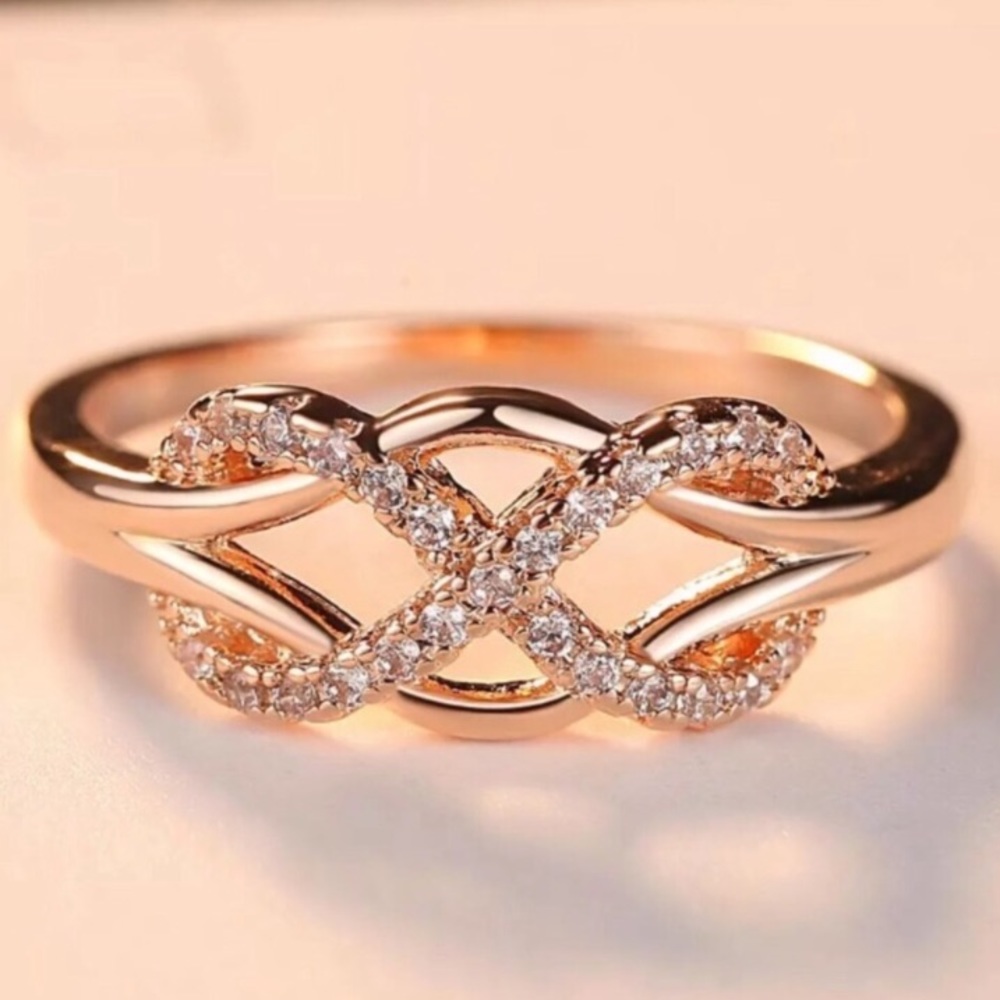 🩷 New 18K Rose Gold Diamond Infinity Cross Knot Ring